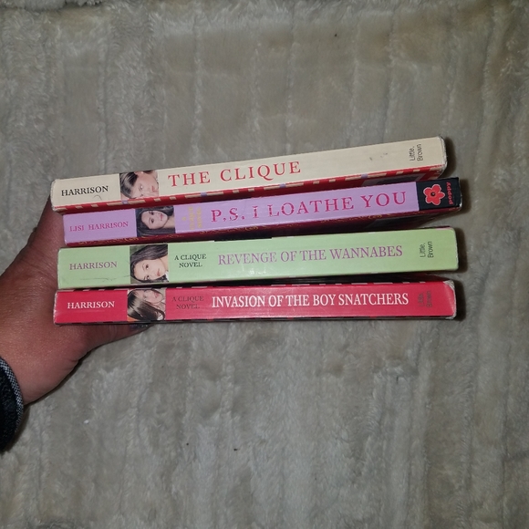 4 book lot by Lisi Harrison - Picture 2 of 4